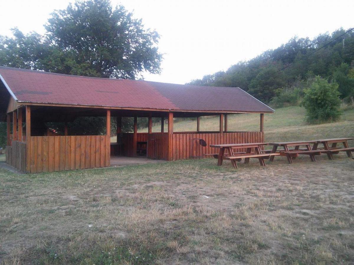 Hotel Merkur Калужа Экстерьер фото