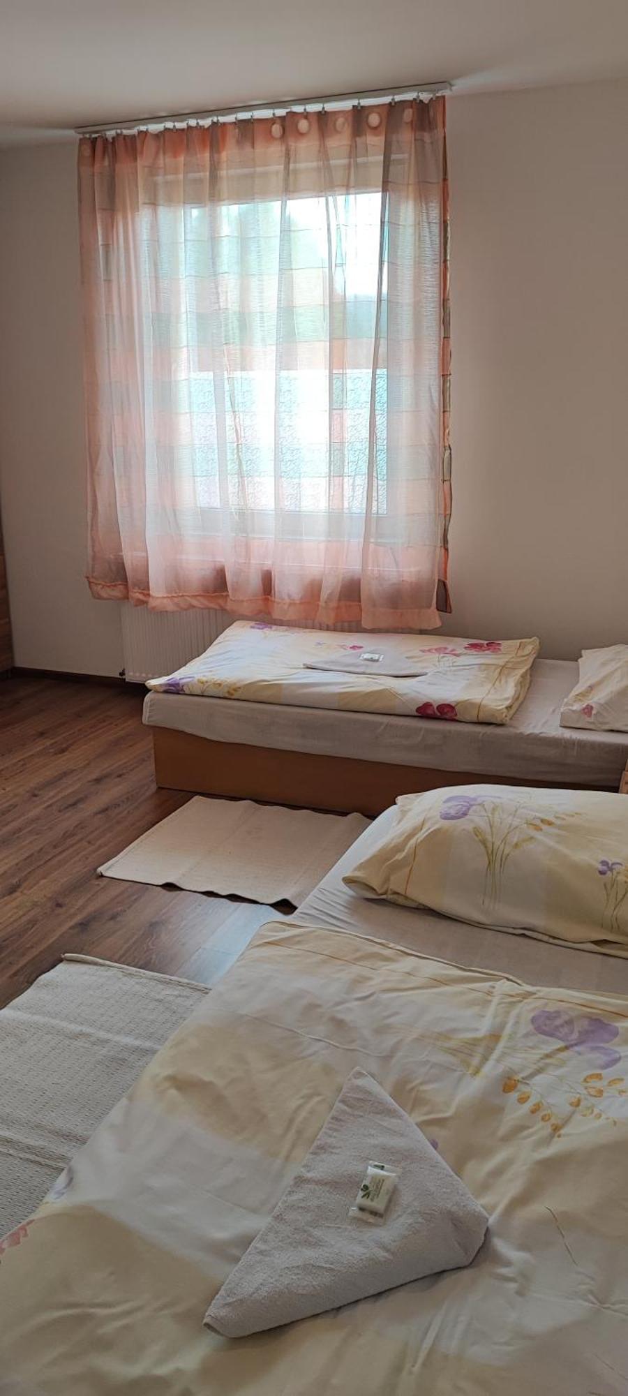 Hotel Merkur Калужа Экстерьер фото